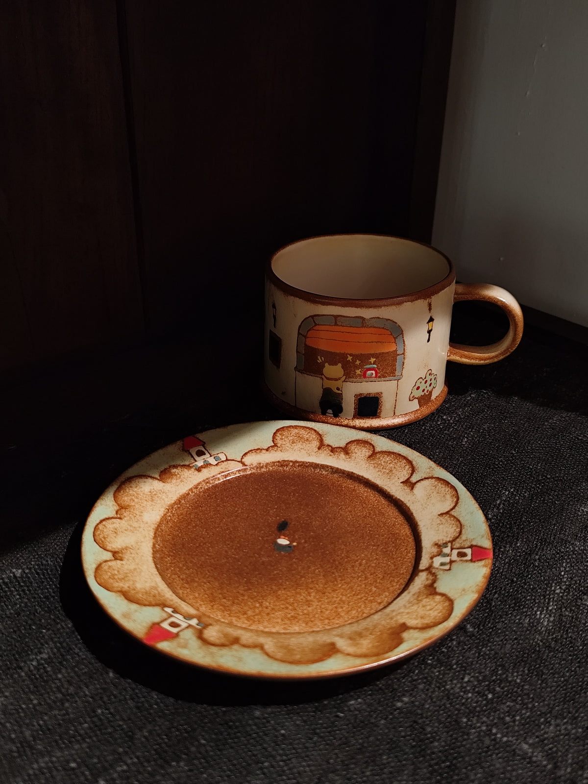 大柿 carved cup and saucer D