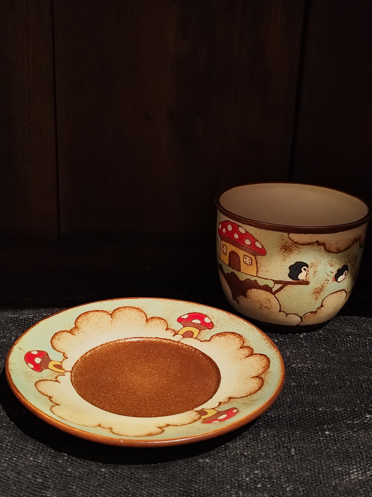 大柿 carved hand-held cup and saucer - E