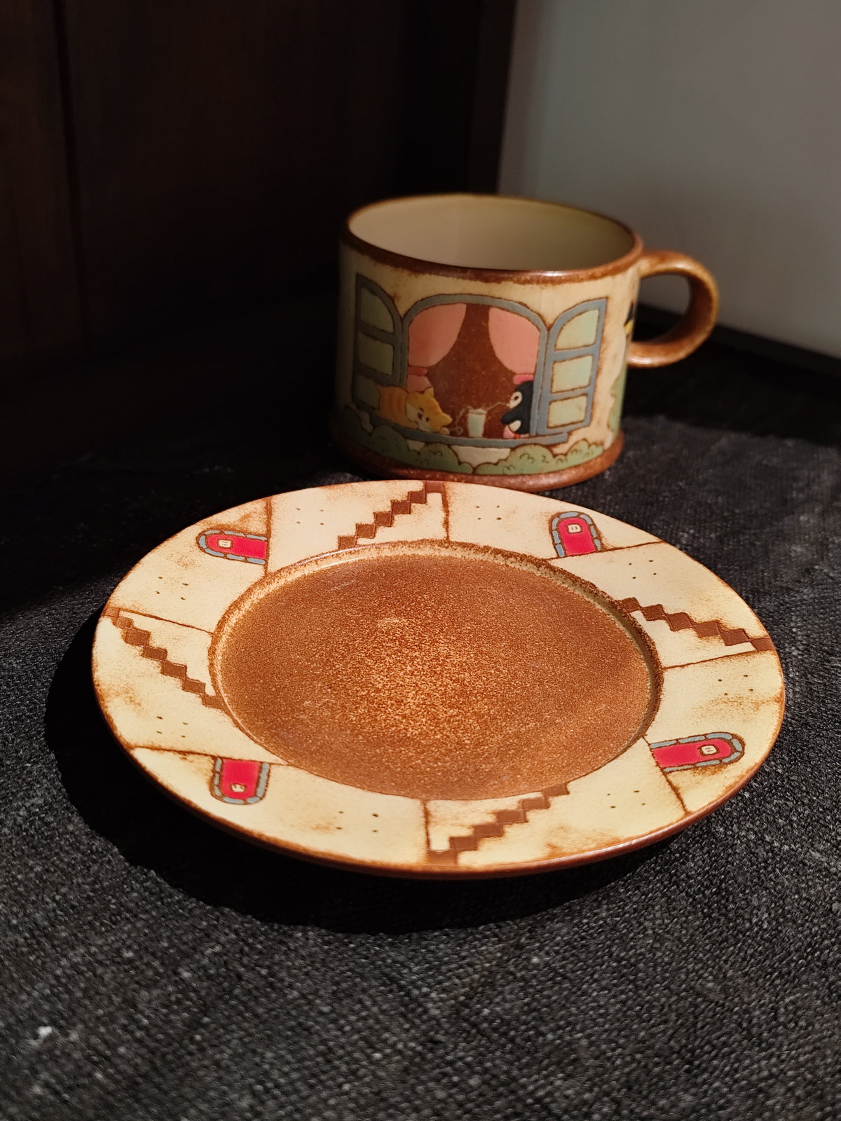 大柿 carved cup and saucer H