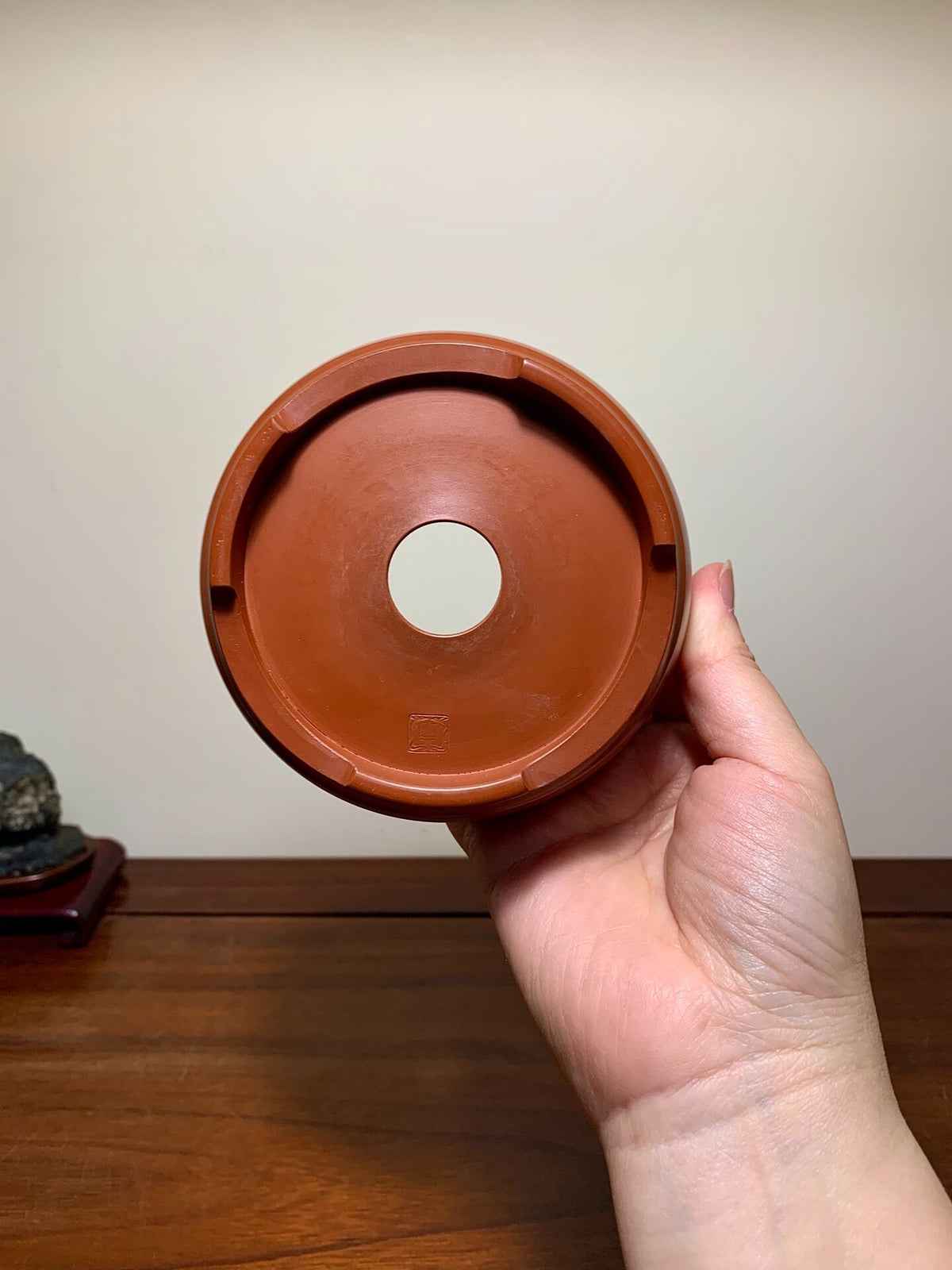 Shudei Lower Band Cut Foot Round Pot by Tsuchikura Tōgen