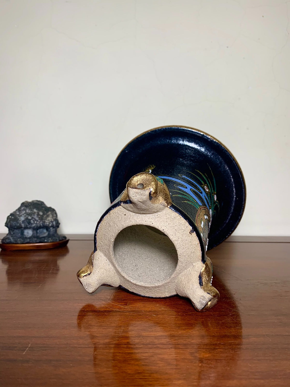 Enamelled with a Floral Cart and Peony Design, Omoto Pot by Ito Tsukiko