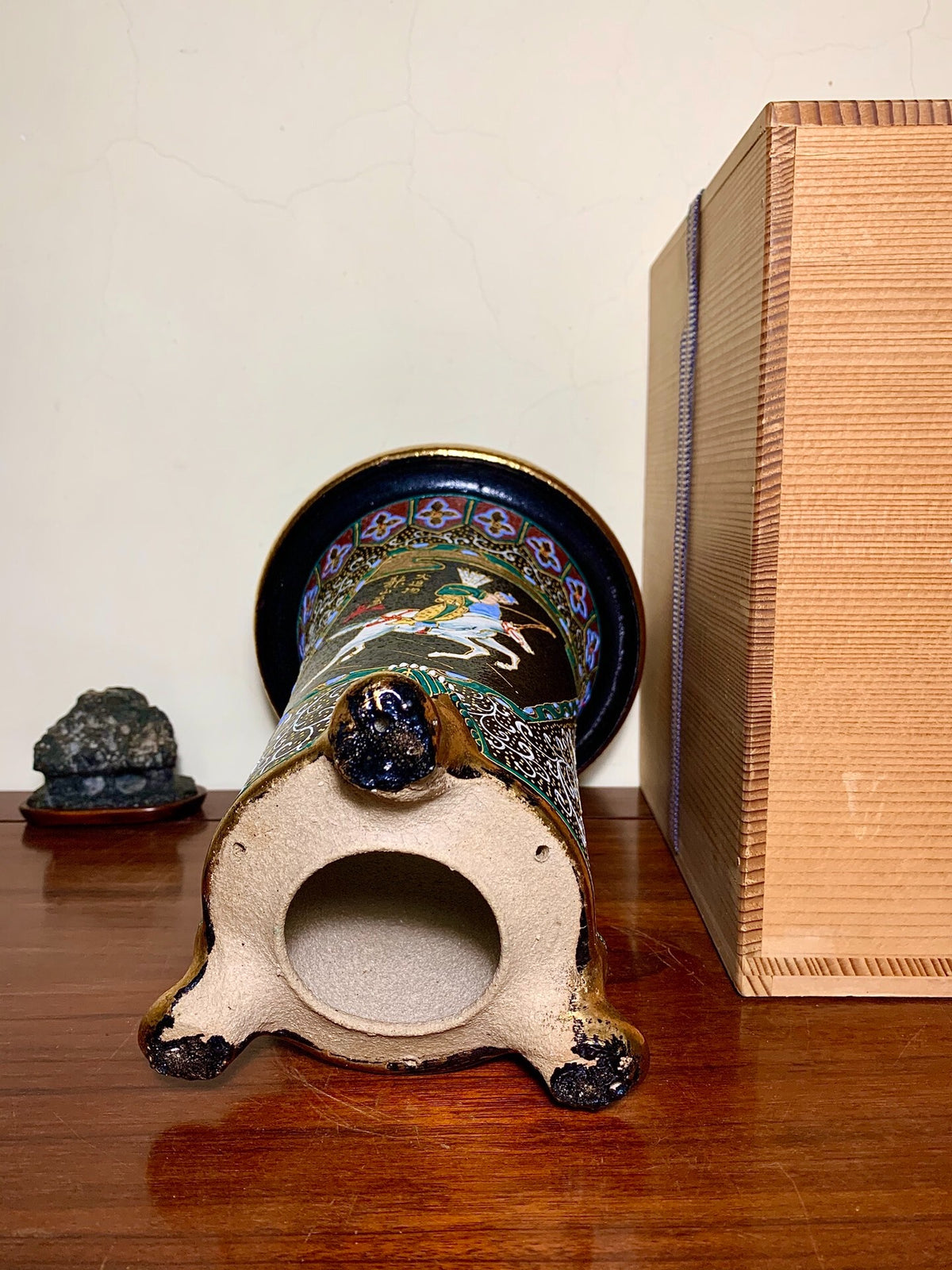 Hōtō Ryūzan Rare Hunting Scene Omoto Pot