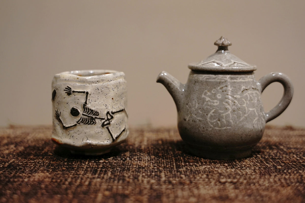 Atsushi Furumatsu kohiki (white slip) human skeleton sake cup