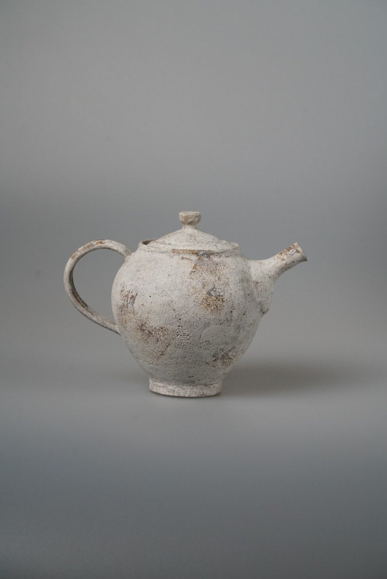 Japanese ceramic artist Kiko Ando teapot