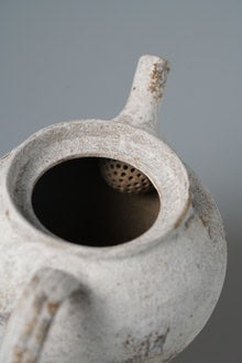 Japanese ceramic artist Kiko Ando teapot