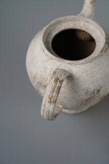 Japanese ceramic artist Kiko Ando teapot