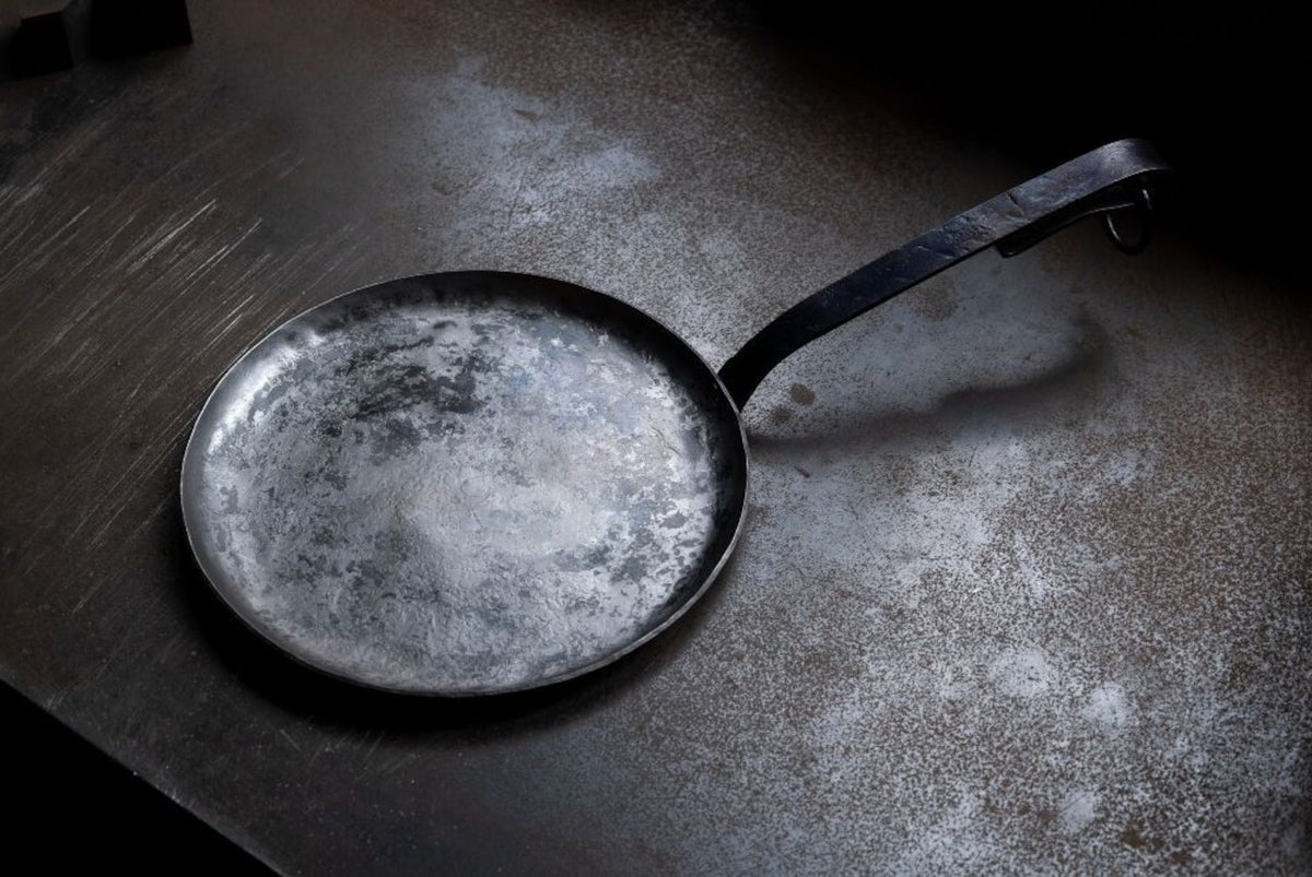 Tangetsu forged iron pan