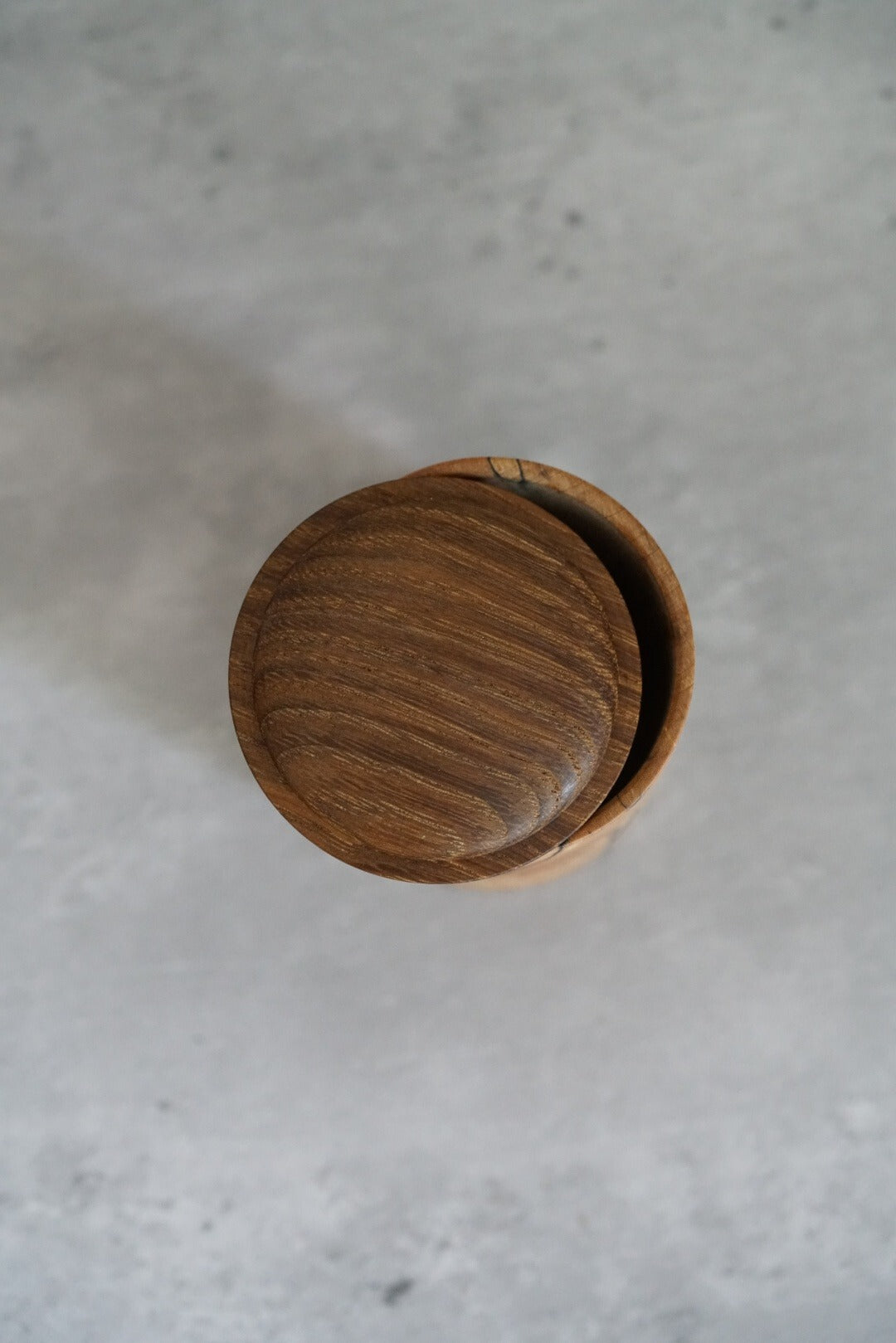Japanese woodwork artist Tatsunori Sato lidded storage jar — 5.2 cm, 6.5 cm high