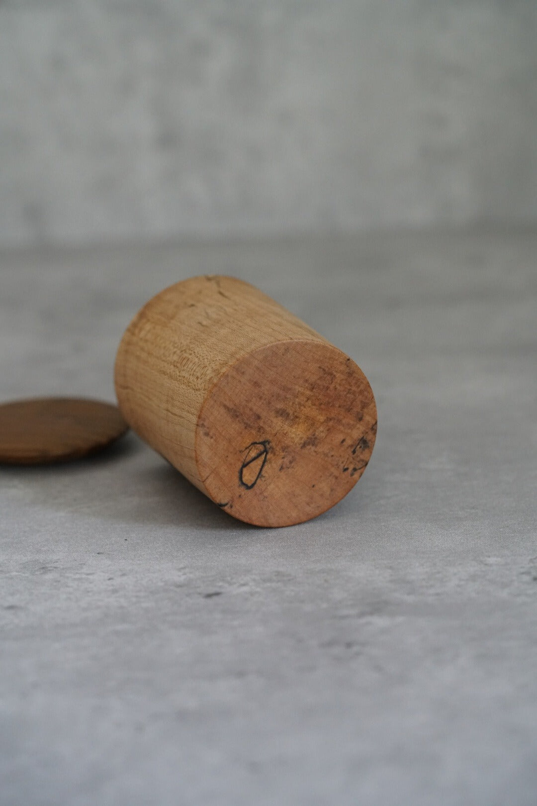 Japanese woodwork artist Tatsunori Sato lidded storage jar — 5.2 cm, 6.5 cm high
