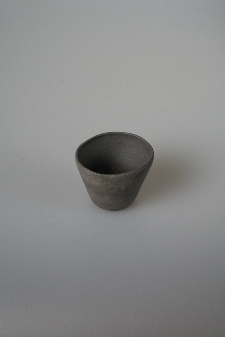Japanese ceramic artist Takayuki Watanabe hand-held cup