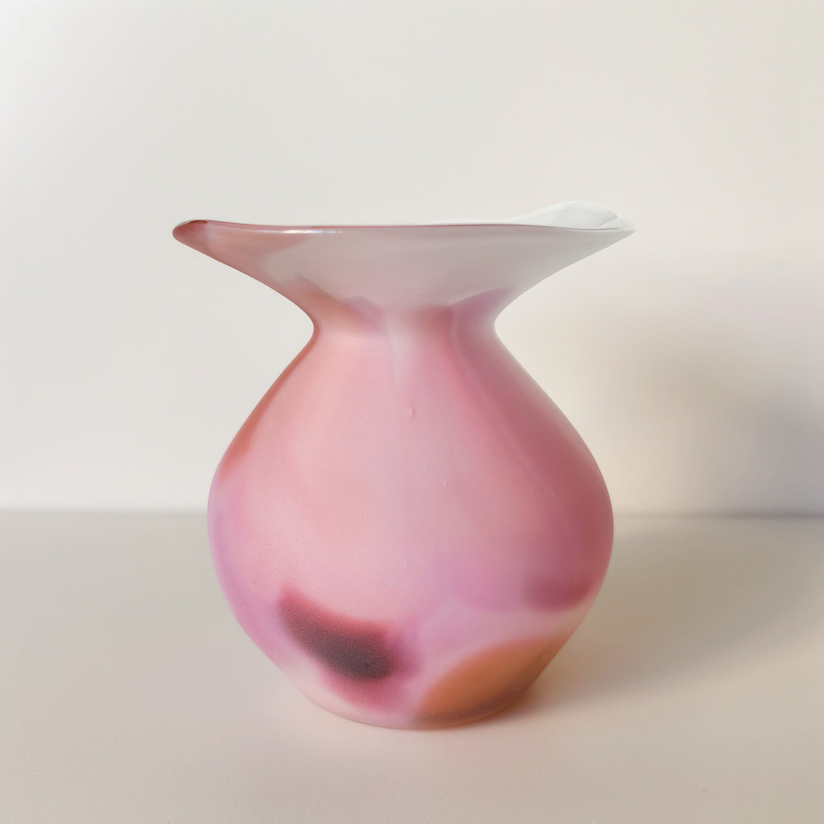 Yukiko Nakano pink vase