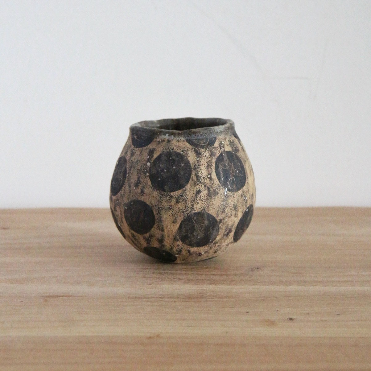 马川祐辅  咖啡杯 拉花杯 手握杯  蛋杯 容量300ML 黑色圆点