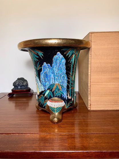 Extremely Rare Sanjun Design Omoto Pot by Ryūzan