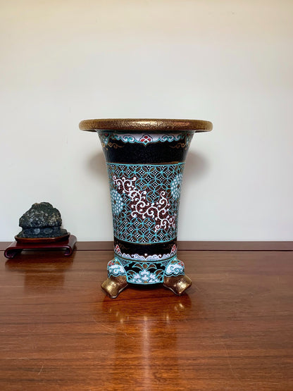 Money Plant Pot with Mon钱唐草 Chrysanthemum Pattern