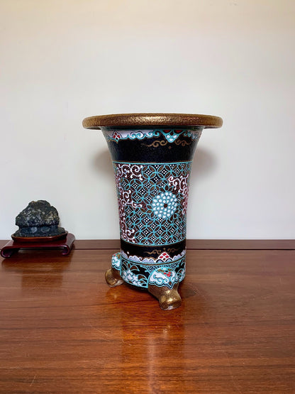 Money Plant Pot with Mon钱唐草 Chrysanthemum Pattern