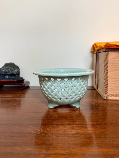Sanbashi Toshiji Blue-Green Porcelain Relief-Carved Pot