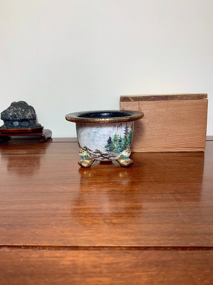Shōsan Enamelled Rotating Landscape Omoto Pot