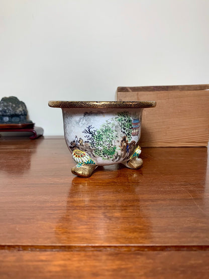 Shōsan Enamelled Rotating Landscape Omoto Pot