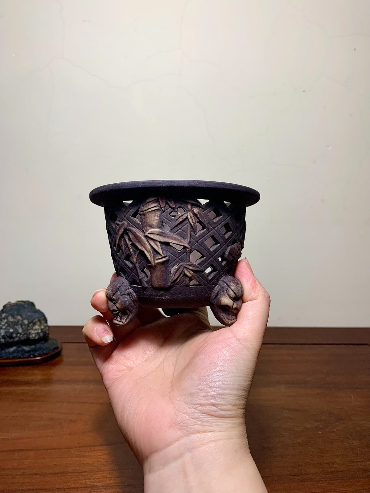 Relief-Carved Tiger Pattern, Ghost Feet, Furan Orchid Pot