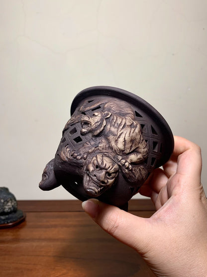 Relief-Carved Tiger Pattern, Ghost Feet, Furan Orchid Pot
