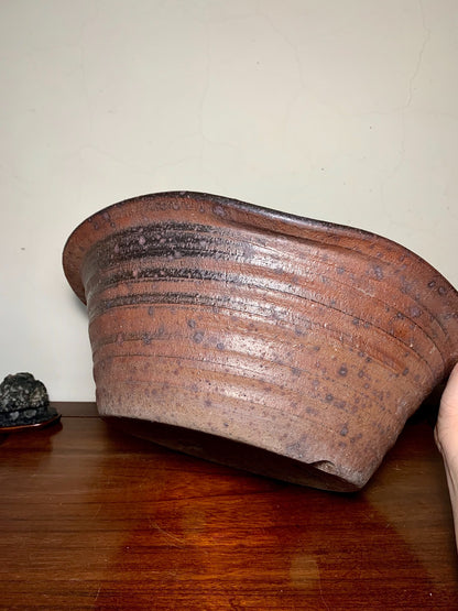 Irregular Outer Rim Nanban Pot by Matsushita Banzai
