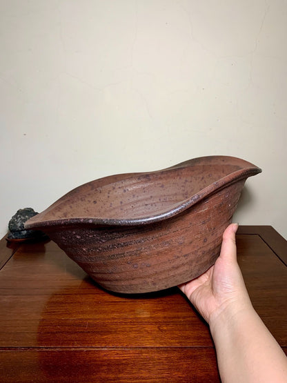 Irregular Outer Rim Nanban Pot by Matsushita Banzai