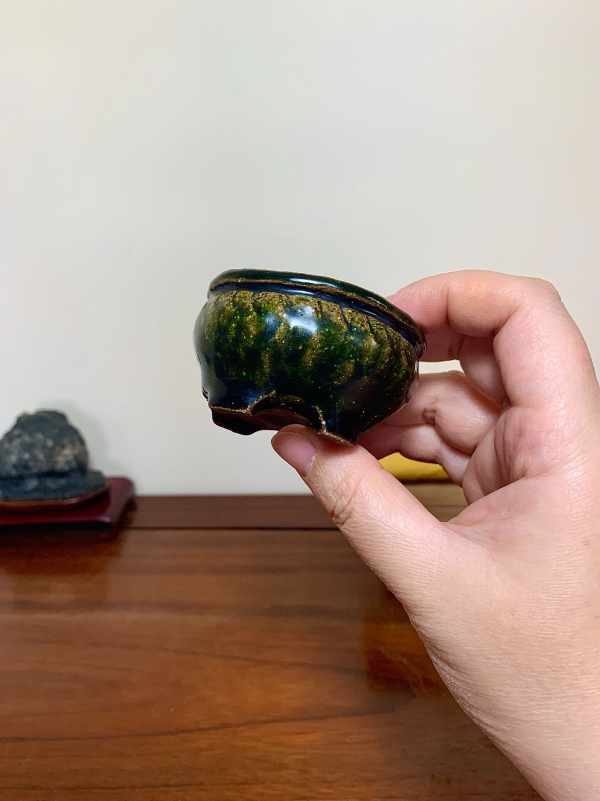 Green Glaze Kiln-Transmuted Hand-Pinched Round Pot by Tsujihikko