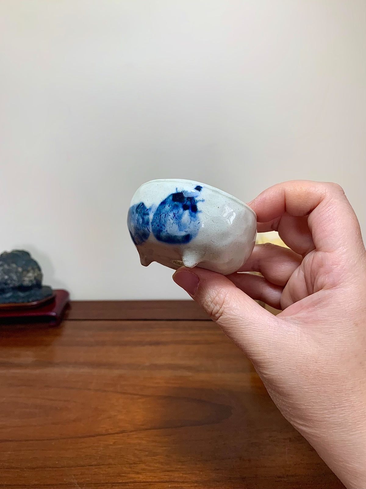 Blue-And-White Three-Footed Round Pot by Tsujihikko