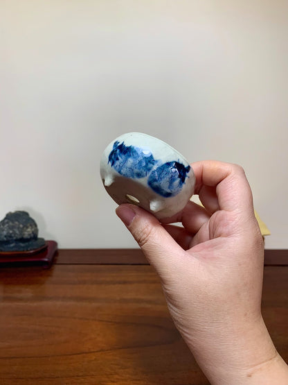 Blue-And-White Three-Footed Round Pot by Tsujihikko