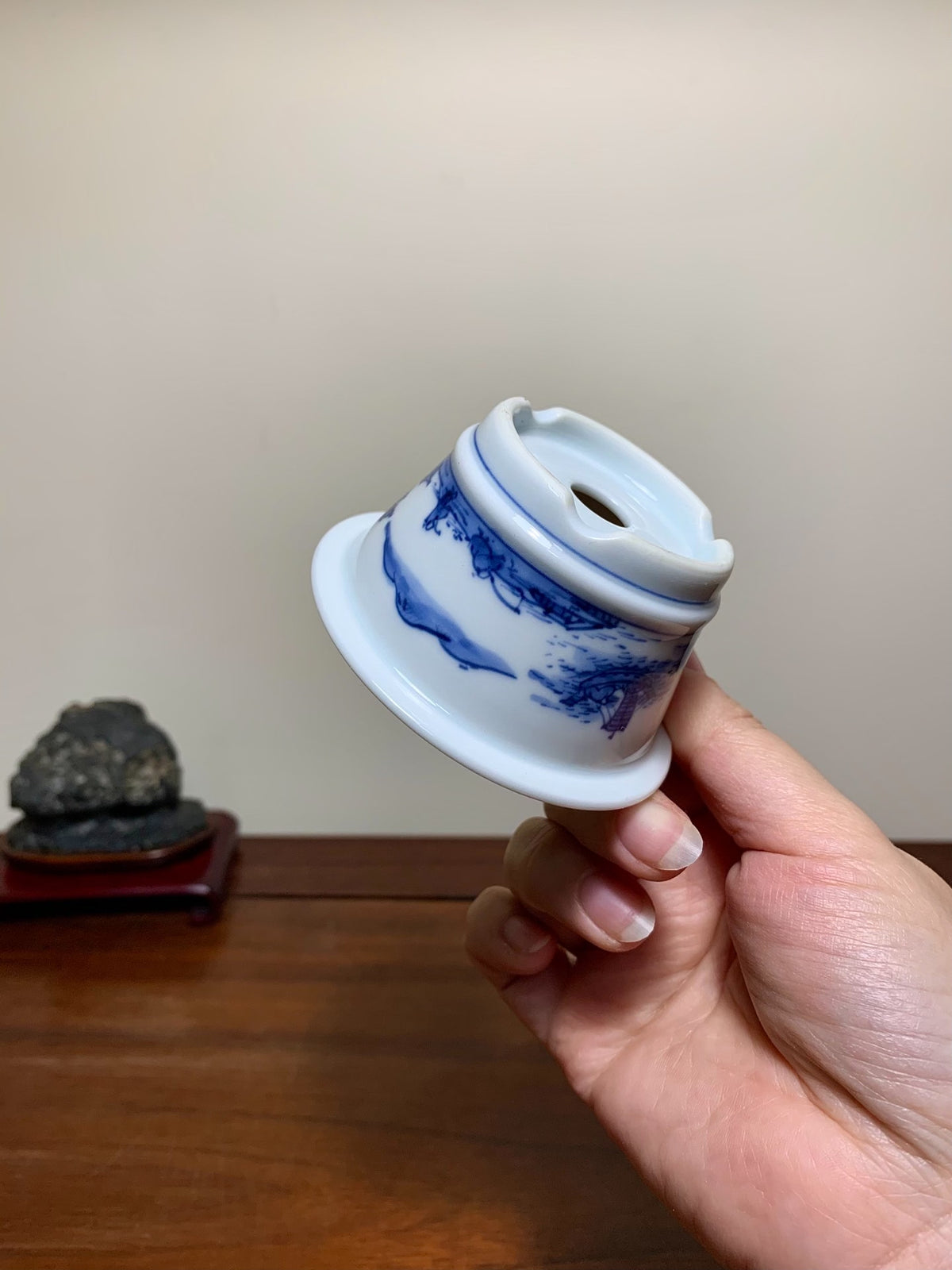 Blue-And-White Landscape Decoration, Outer Rim, Lower Band, Round Pot by Taru Genkō