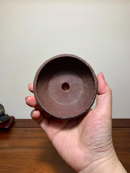 Purple Clay Cut-Foot Round Pot by Arai Akio
