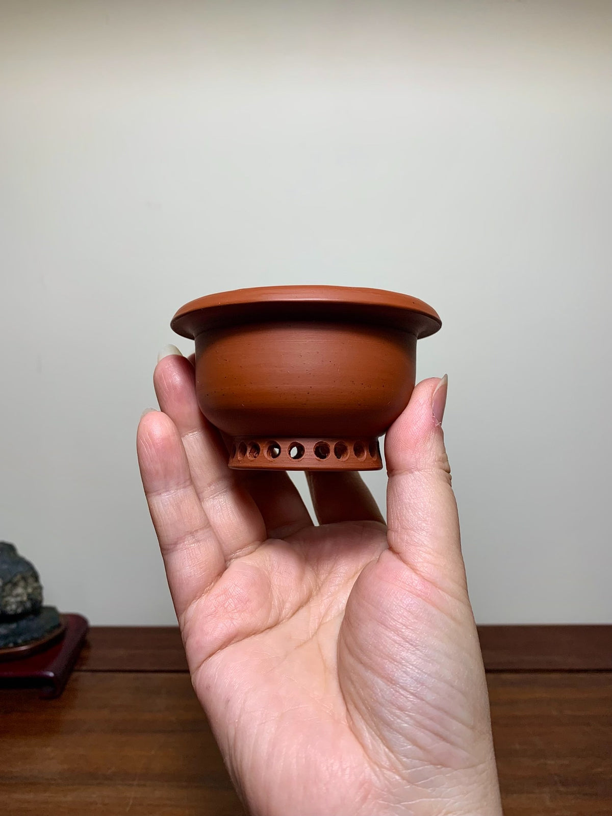 Outer Rim Flower-Foot Round Pot by Bigei