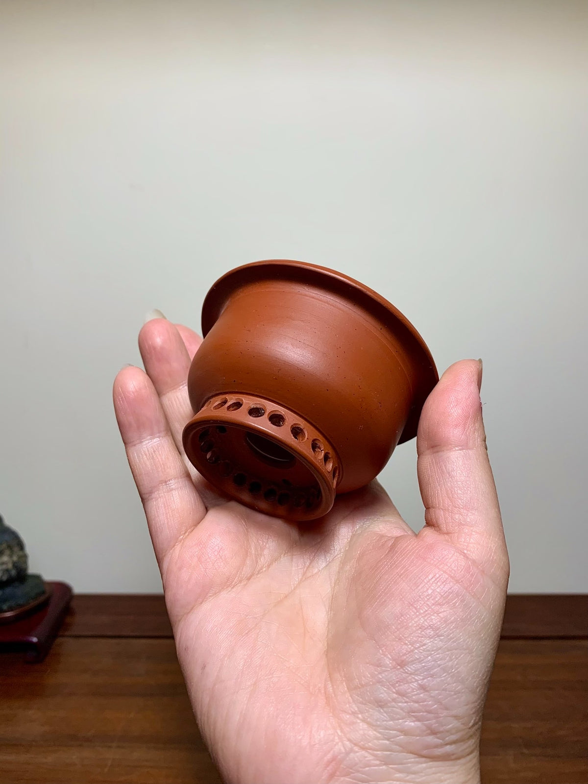 Outer Rim Flower-Foot Round Pot by Bigei