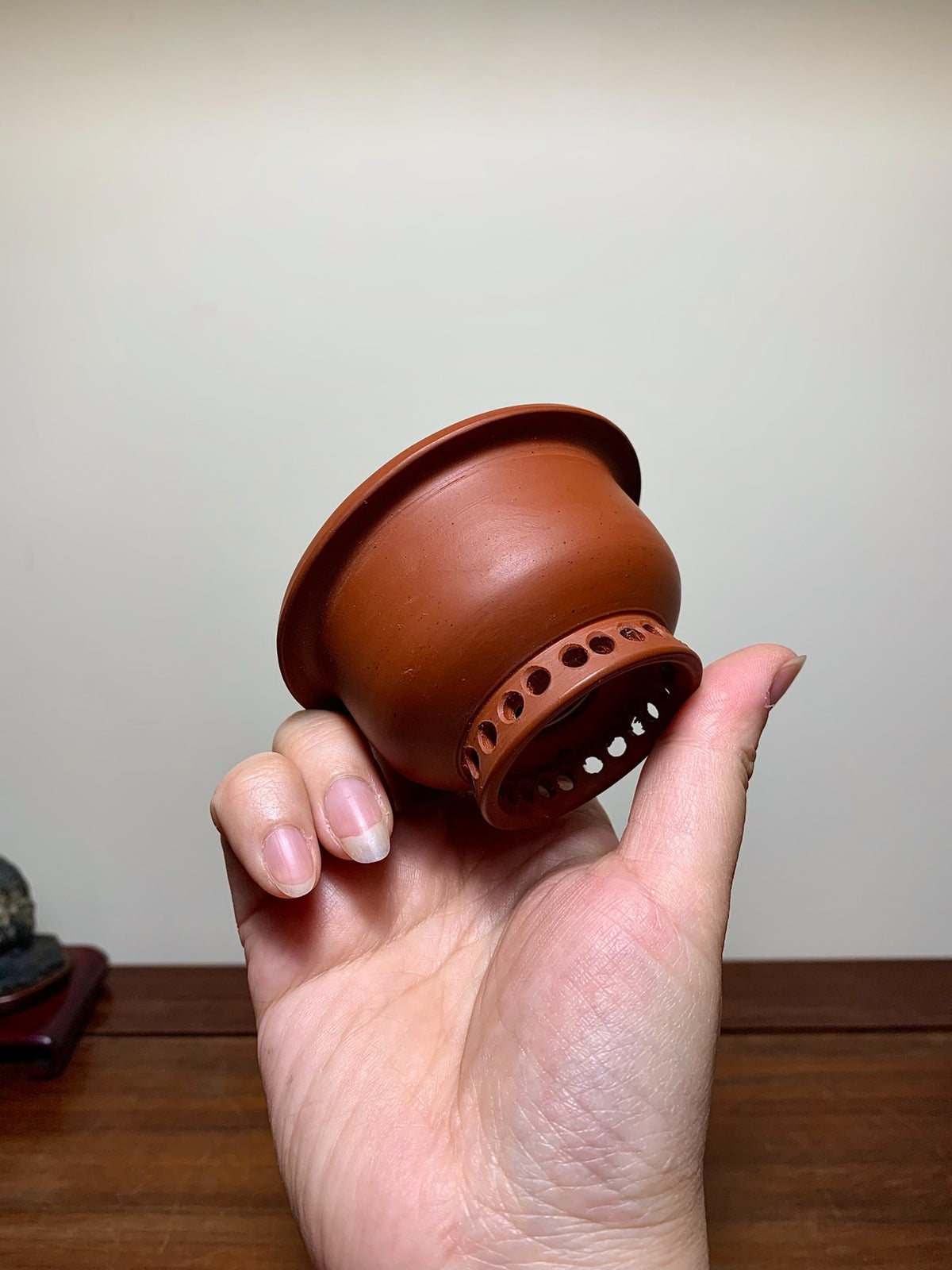 Outer Rim Flower-Foot Round Pot by Bigei