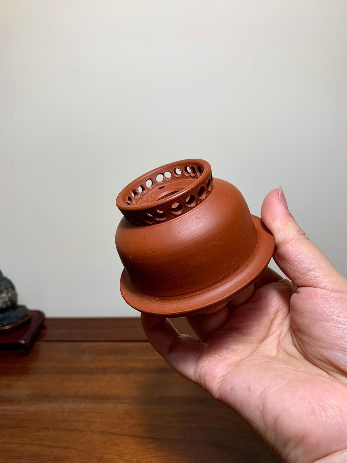 Outer Rim Flower-Foot Round Pot by Bigei