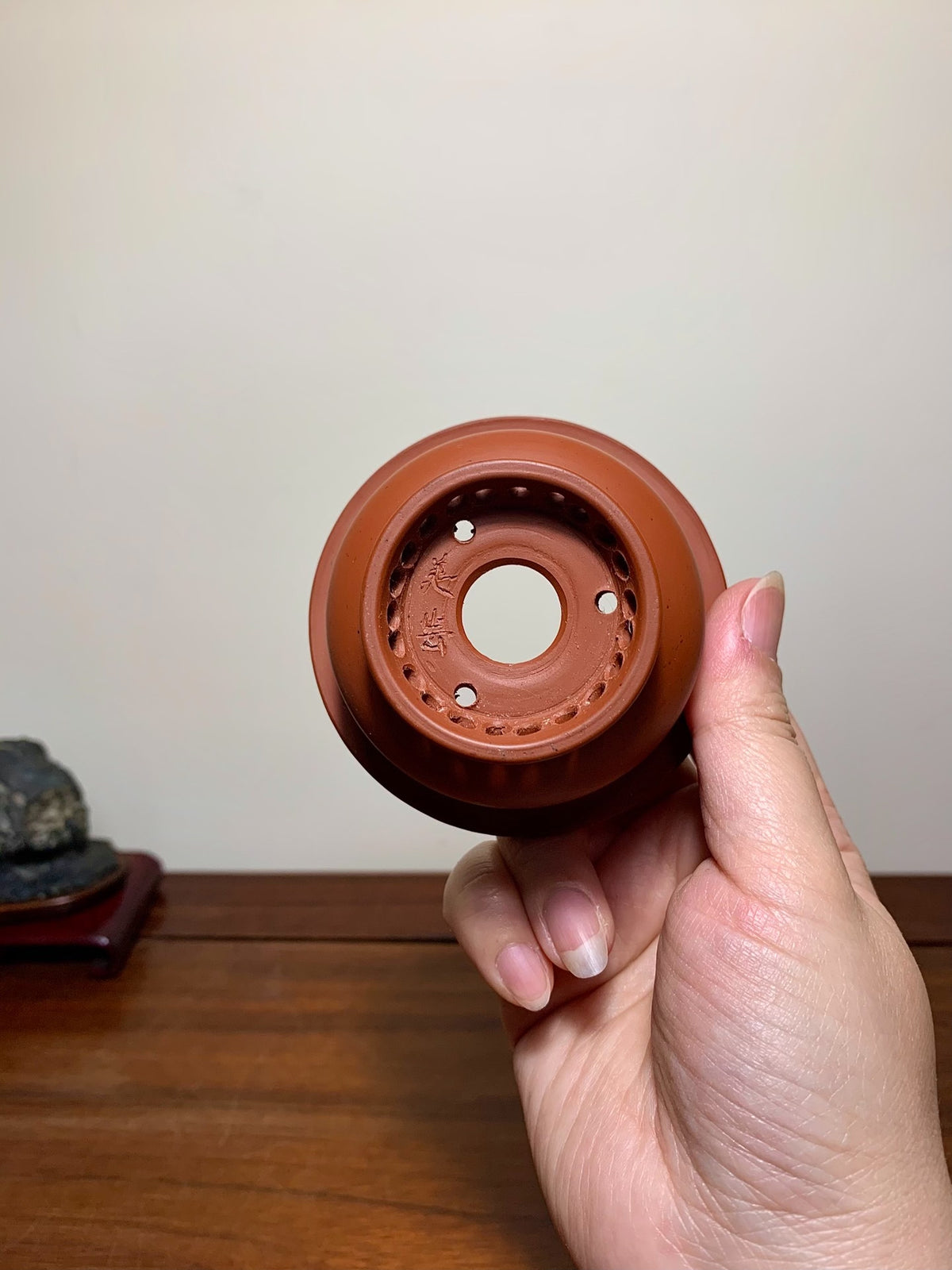 Outer Rim Flower-Foot Round Pot by Bigei