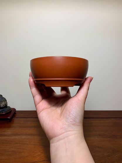 Shudei Lower Band Cut Foot Round Pot by Tsuchikura Tōgen