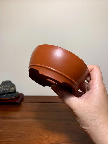 Shudei Lower Band Cut Foot Round Pot by Tsuchikura Tōgen