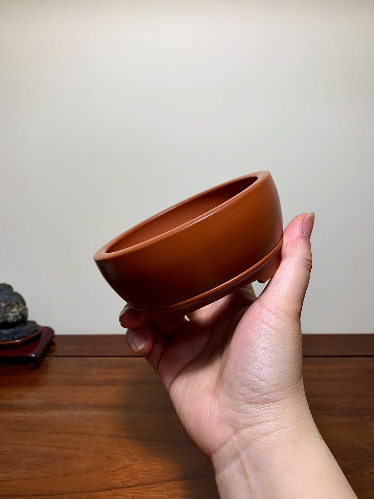 Shudei Lower Band Cut Foot Round Pot by Tsuchikura Tōgen