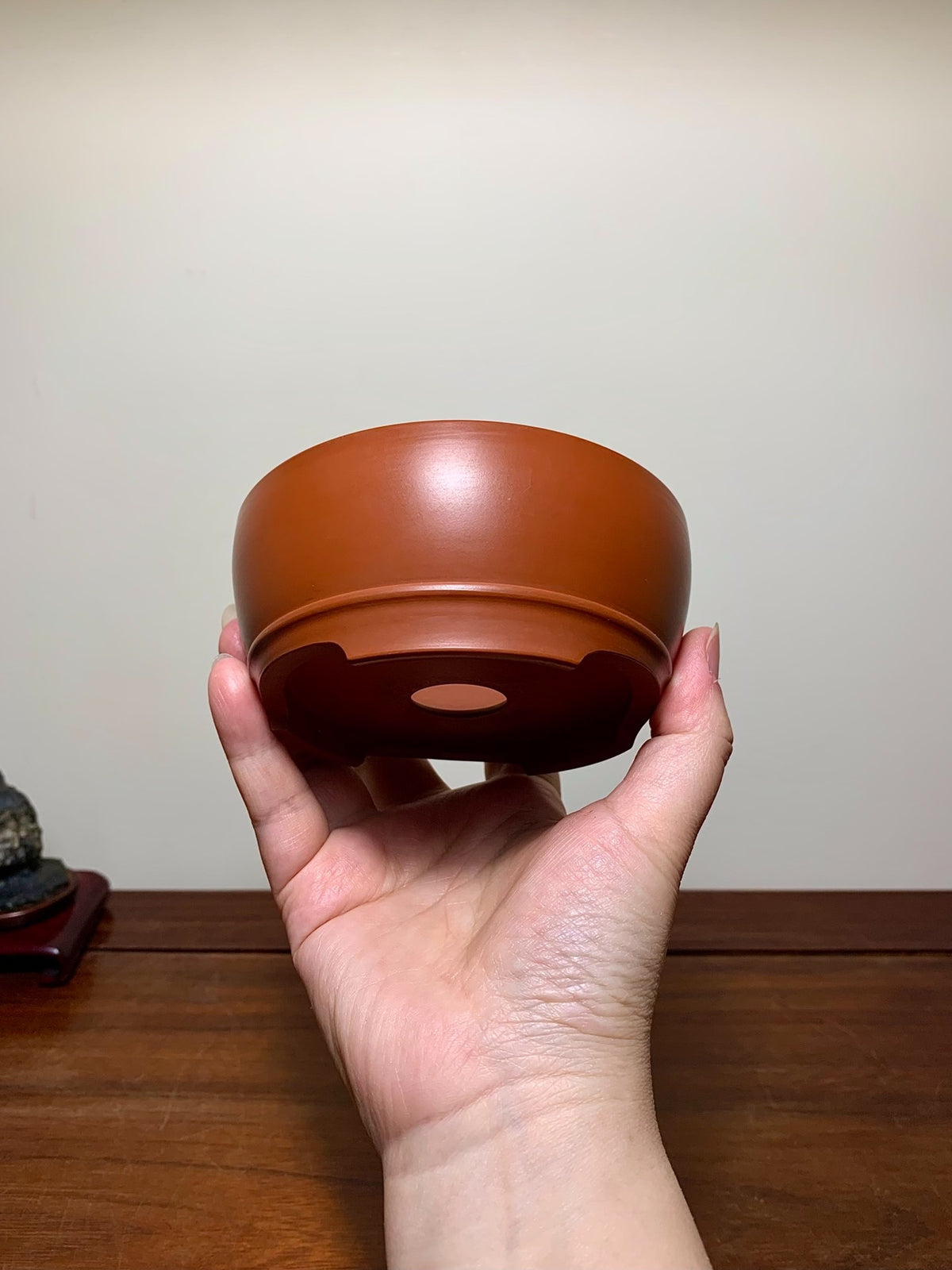 Shudei Lower Band Cut Foot Round Pot by Tsuchikura Tōgen