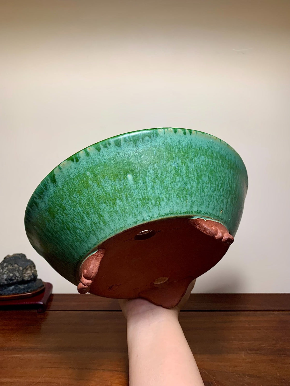 Sen Dai Yōzan Green Glaze Kiln-Transmuted Cloud Feet Conical Japanese Flower Pot