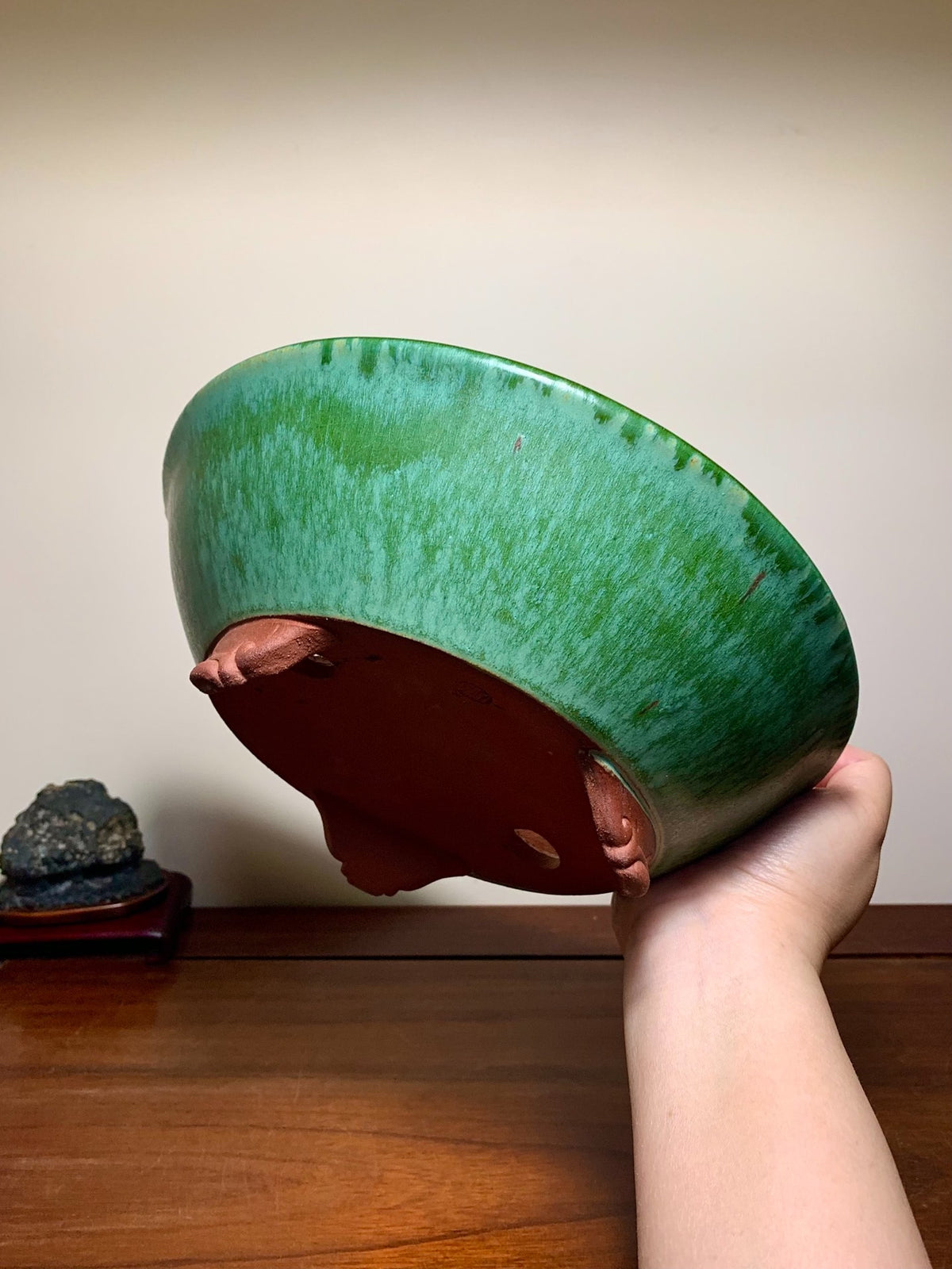 Sen Dai Yōzan Green Glaze Kiln-Transmuted Cloud Feet Conical Japanese Flower Pot