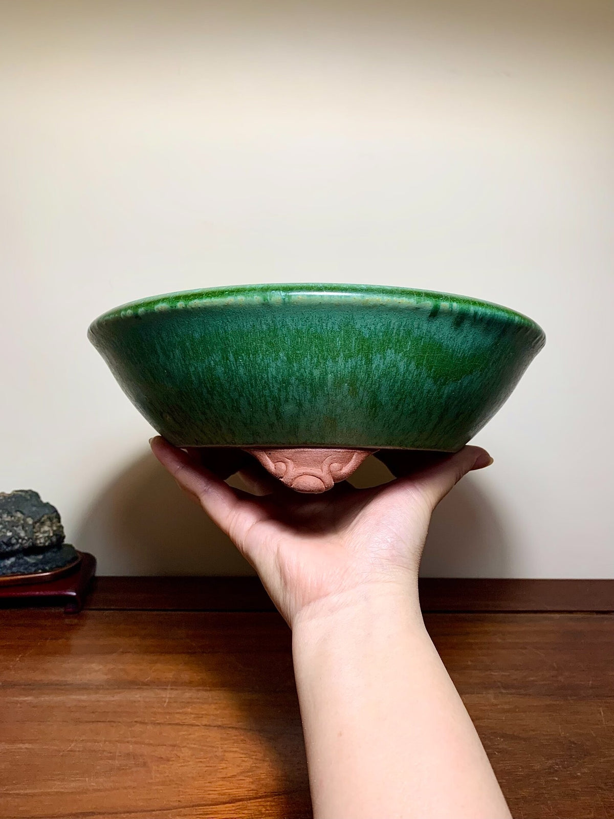 Sen Dai Yōzan Green Glaze Kiln-Transmuted Cloud Feet Conical Japanese Flower Pot