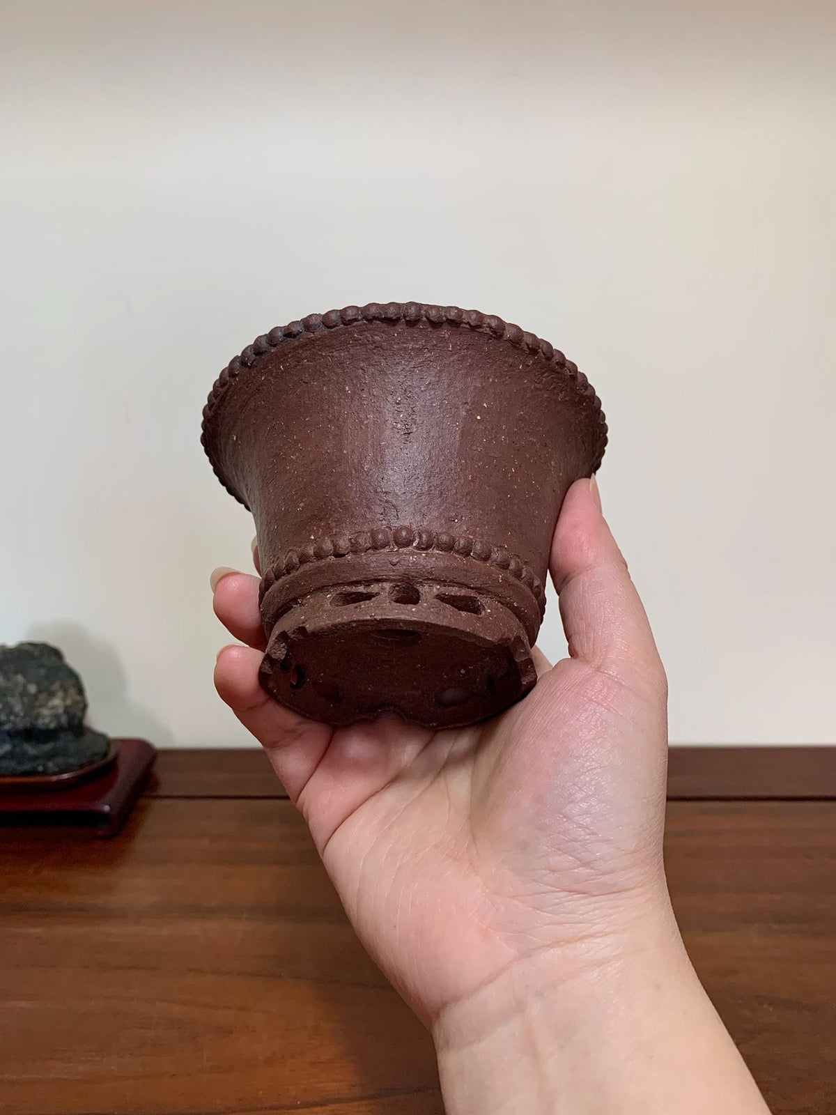 Fuzhou Outer Rim with Double Studded Knobs, Flower Feet, Round Pot