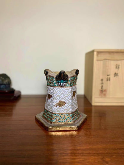 Hosshi Kakuei Gold-Enameled Hexagonal Thousand-Wave Bird Omoto Pot