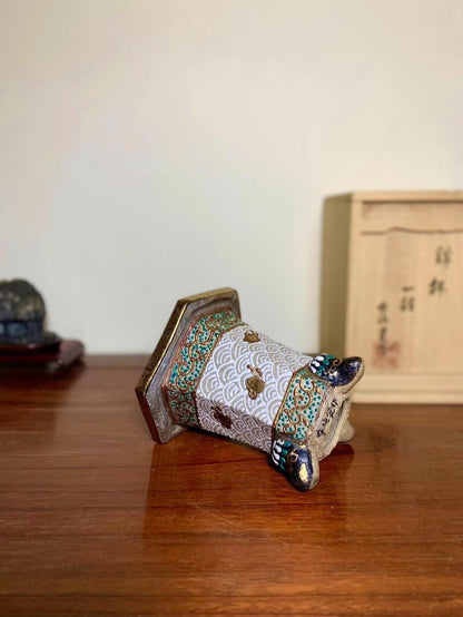 Hosshi Kakuei Gold-Enameled Hexagonal Thousand-Wave Bird Omoto Pot