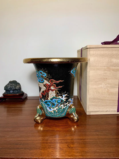 Hōtō Ryūzan, Outset Dragon Pattern, Omoto Pot