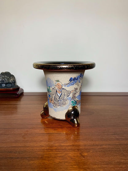 Tao Tsui Enamelled with Figures and Landscape Omoto Pot