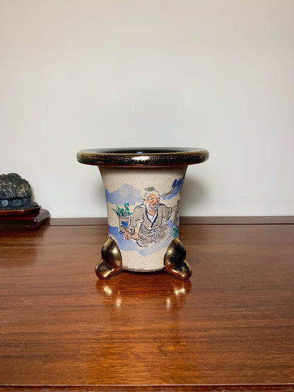 Tao Tsui Enamelled with Figures and Landscape Omoto Pot