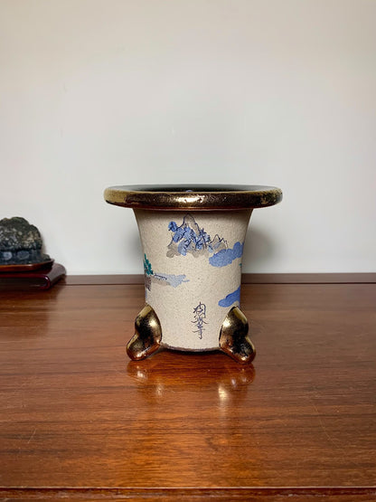 Tao Tsui Enamelled with Figures and Landscape Omoto Pot